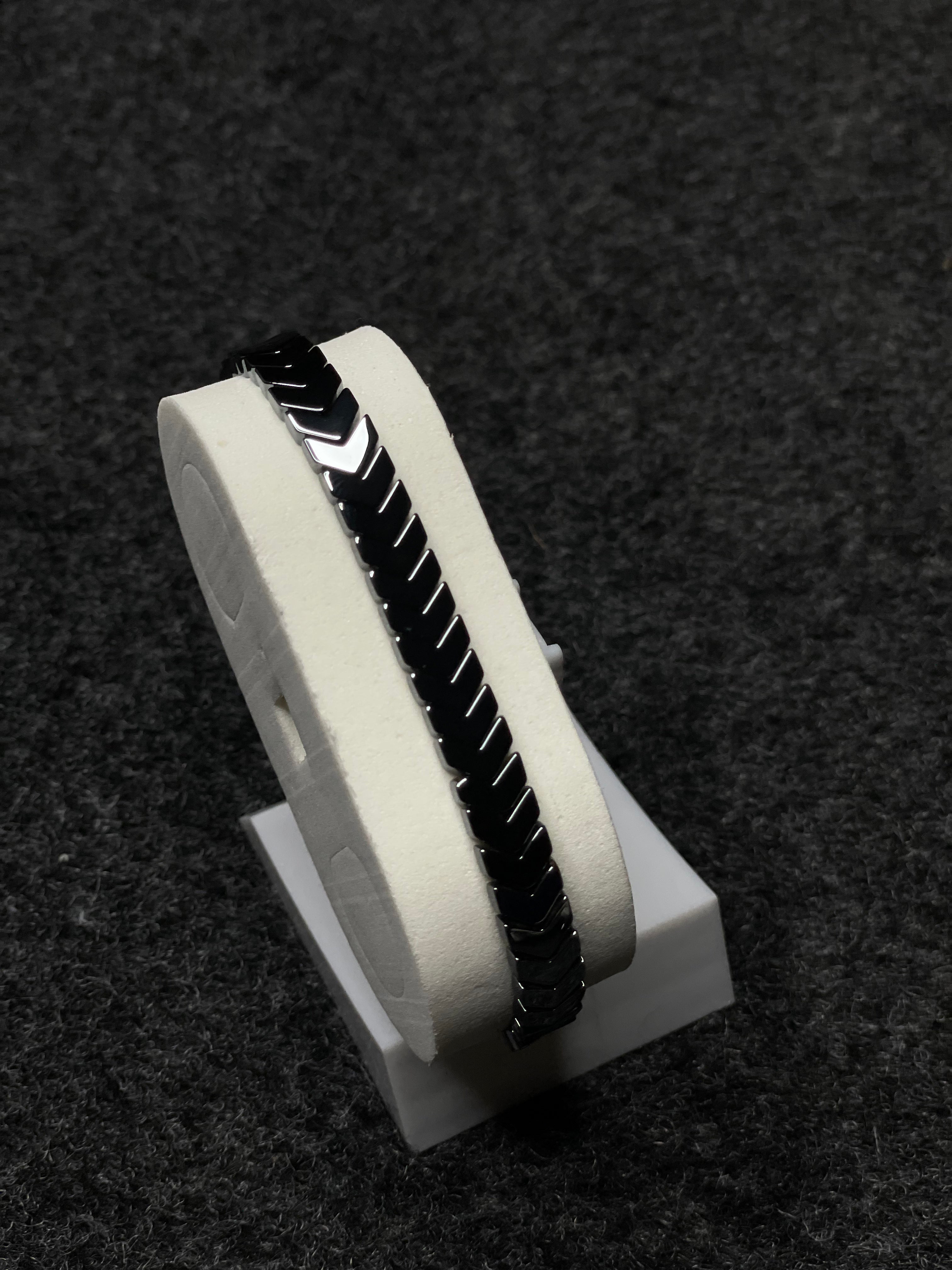 STAINLESS STEEL BRACELET. (UNISEX)